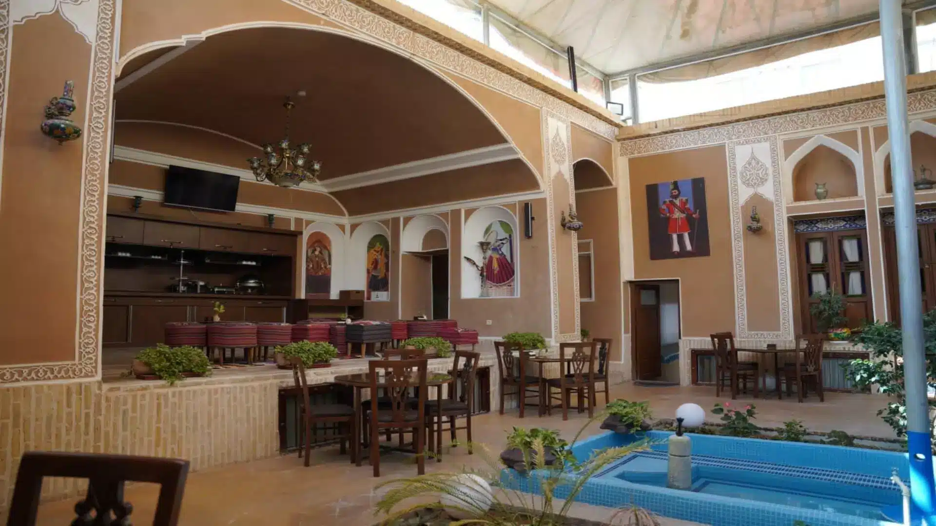 Royay Ghadim Traditional Hotel6